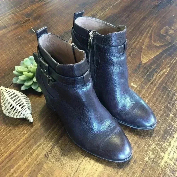 Louie Et Cie | “Vianne” Brown Leather Boots with Faux Wrap Buckle Detail. - Picture 3 of 7